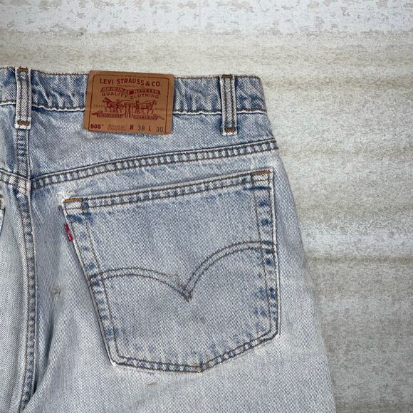 Vintage 90s Levis 505 Jeans 38x30 Straight Fit Light Wash Denim Made in Canada - Picture 3 of 6